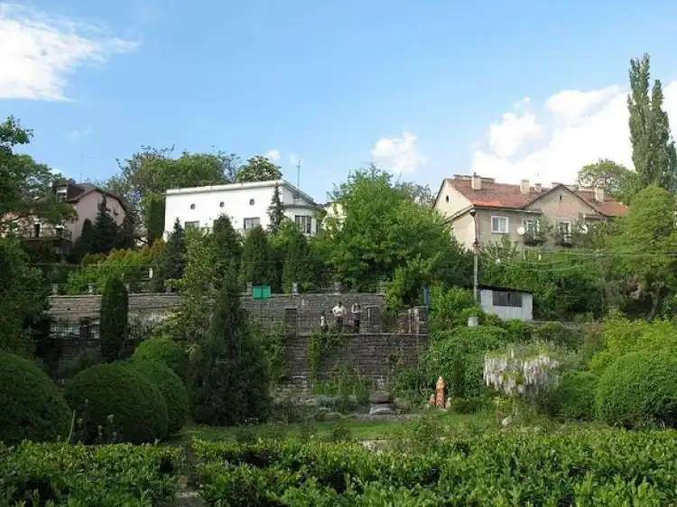 Hotel dekat Uzhgorod University Botanic Garden