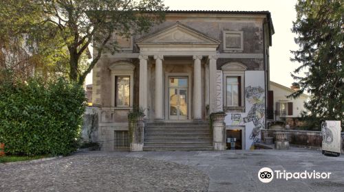 Palazzo Sturm - Museo della Ceramica G. Roi e della Stampa Remondini