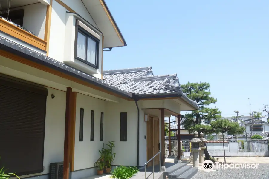 Yakuo-ji Temple