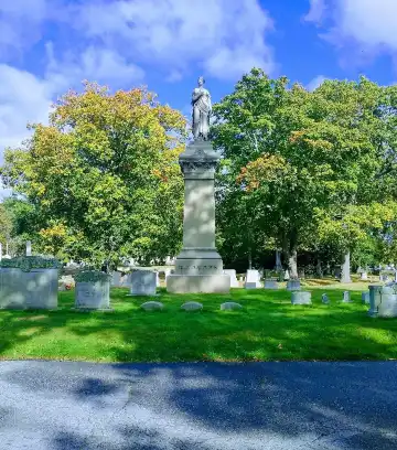 Hotels in Fall River