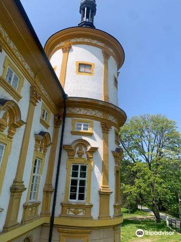 Linhartovy Chateau