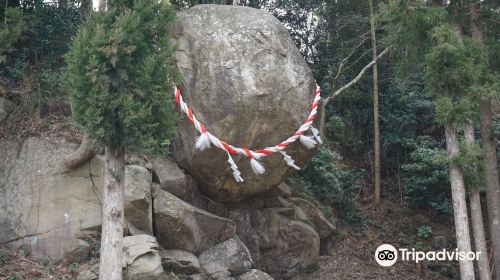 釣石神社