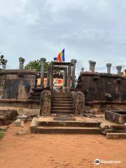 Girihandu Seya Temple