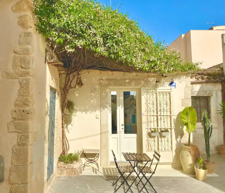 Hotels near Quartiere Agliastrello