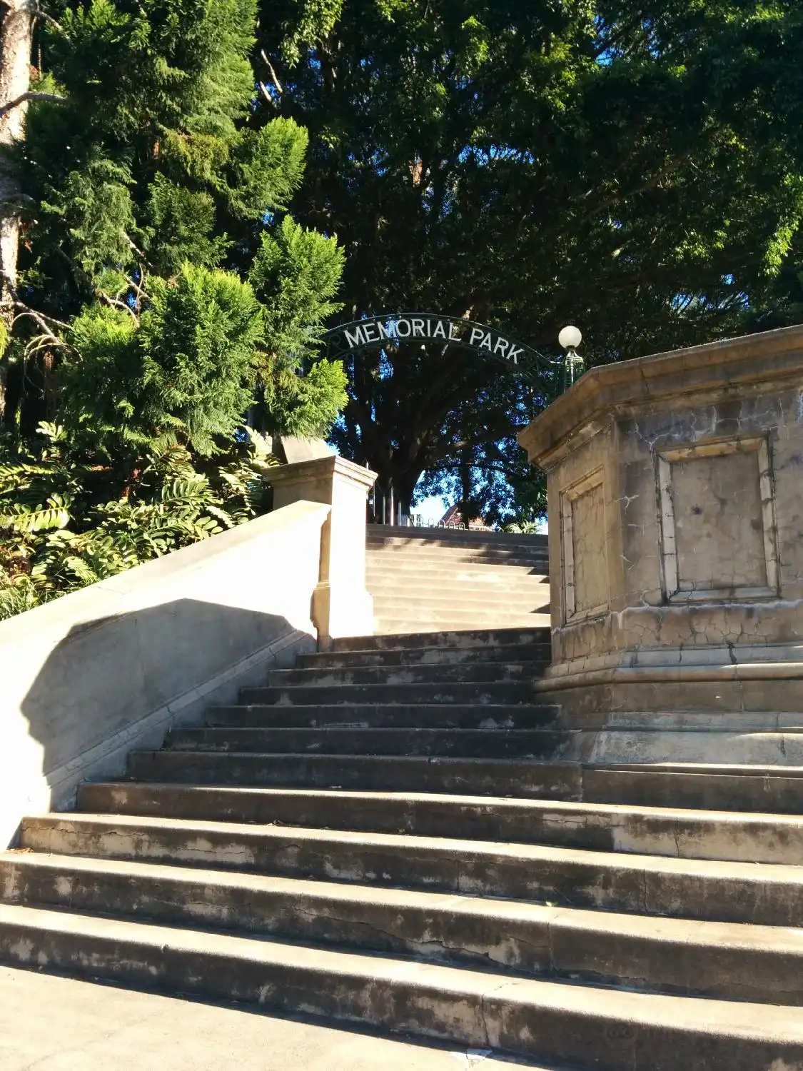 Hotels near South Brisbane Memorial Park