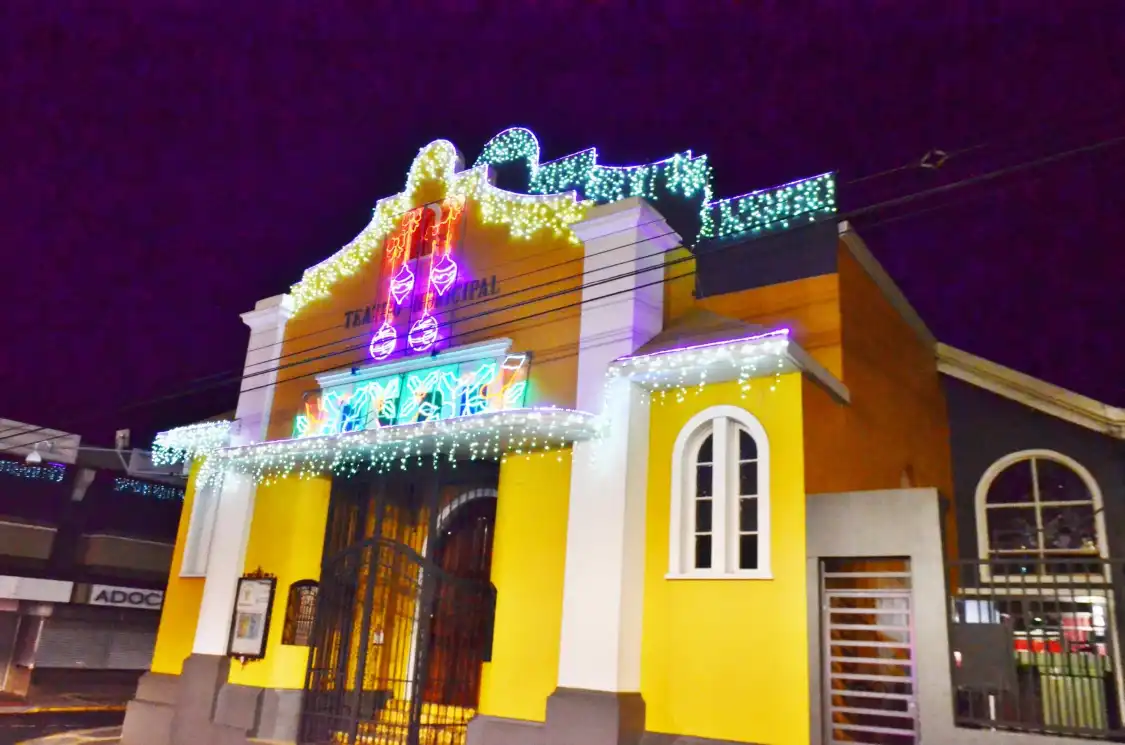 Hotels near monument of Tomas Guardia