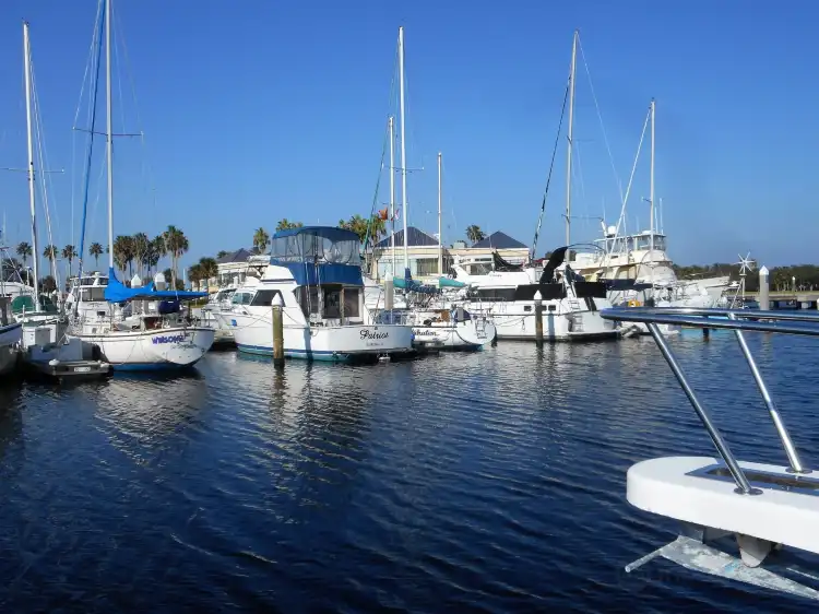 Các khách sạn gần Halifax Harbor Marina