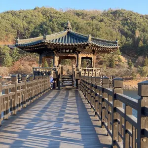월영교