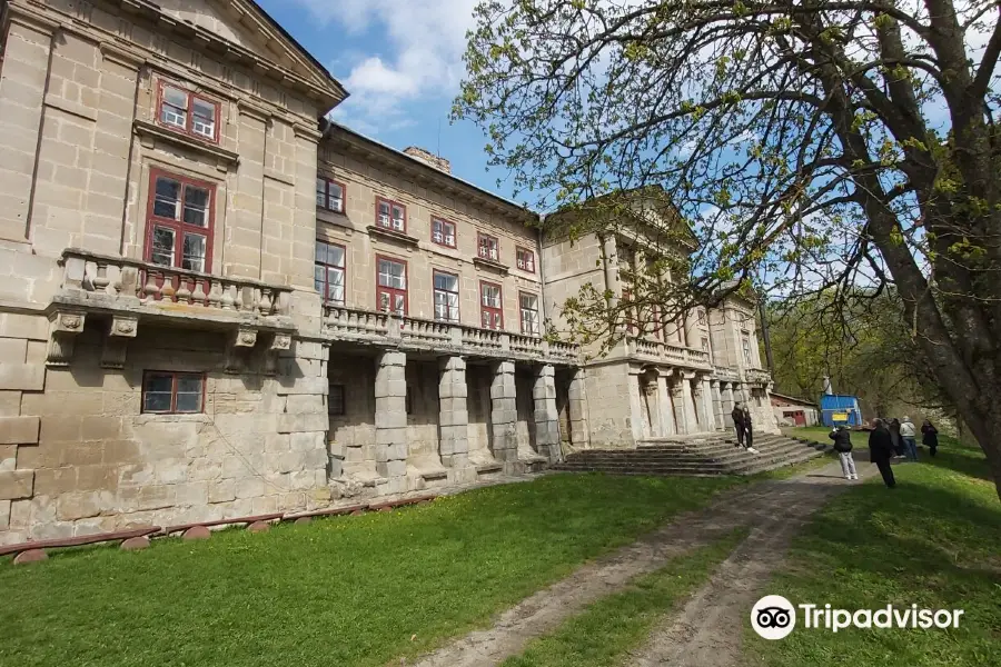 Orlovskikh Palace