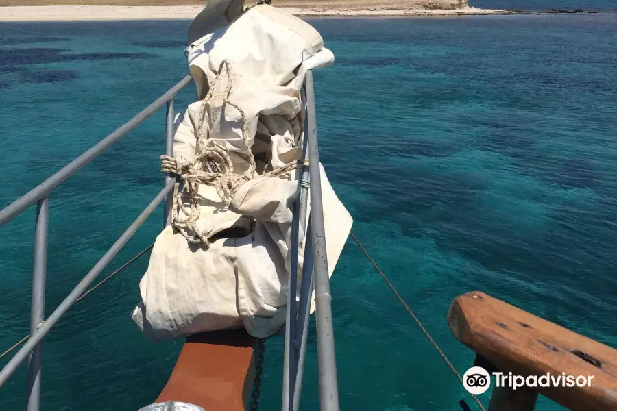 Santa Elena Traditional Sailing Boat