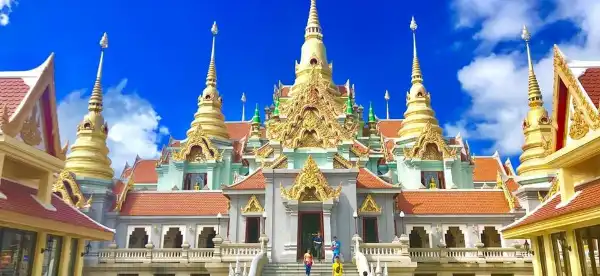Hotels near Wat Thang Sai