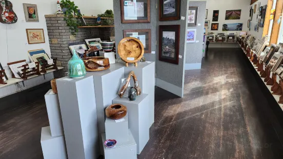 Yaquina Art Gallery and Gift Shop