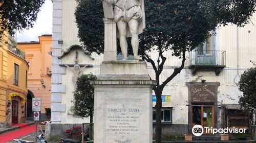 Monumento a Torquato Tasso.