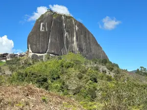 瓜塔佩巨岩