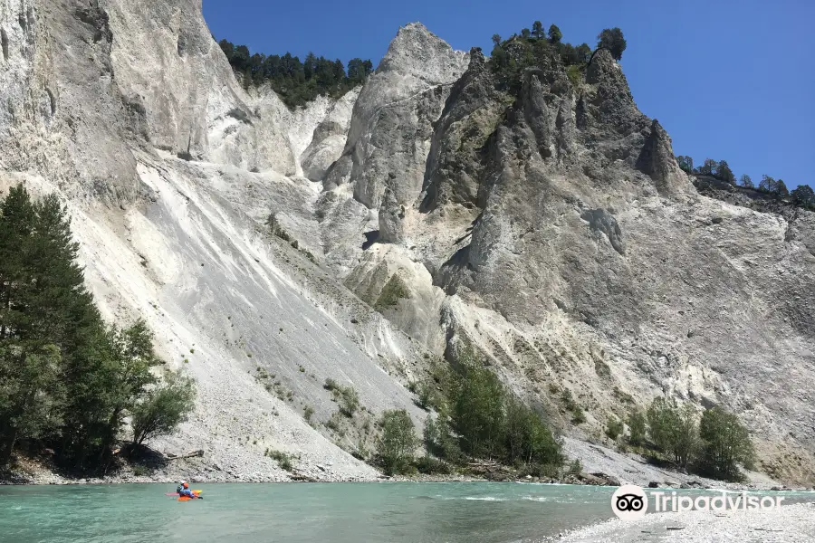 Kanuschule Versam GmbH - Rafting Basis Vorderrhein & Firmensitz Rheinschlucht