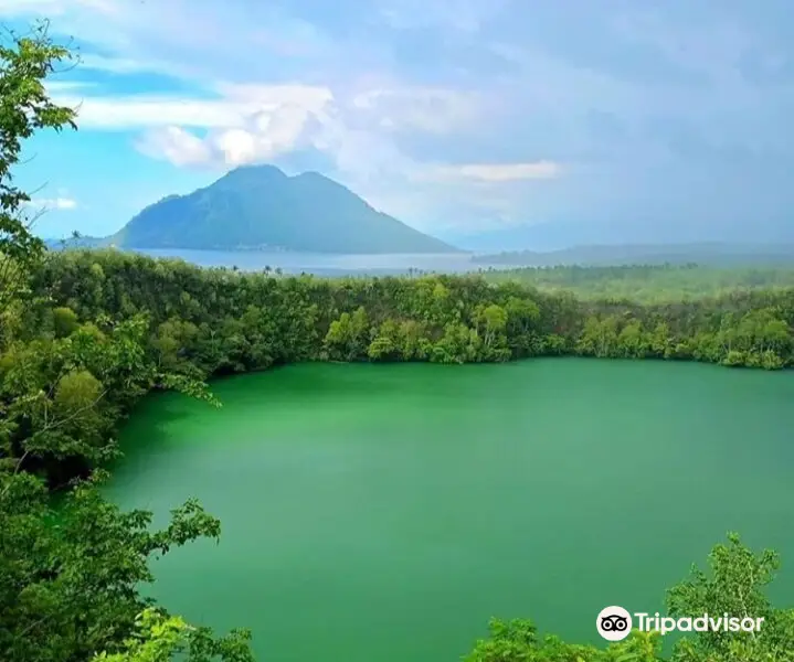 Lake Tolire Besar