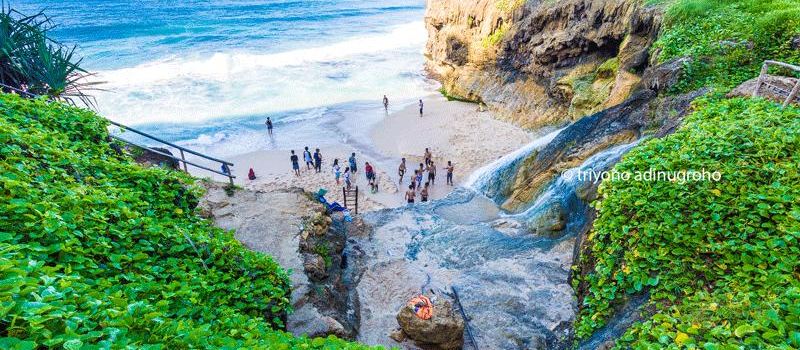 Pantai Banyu Tibo