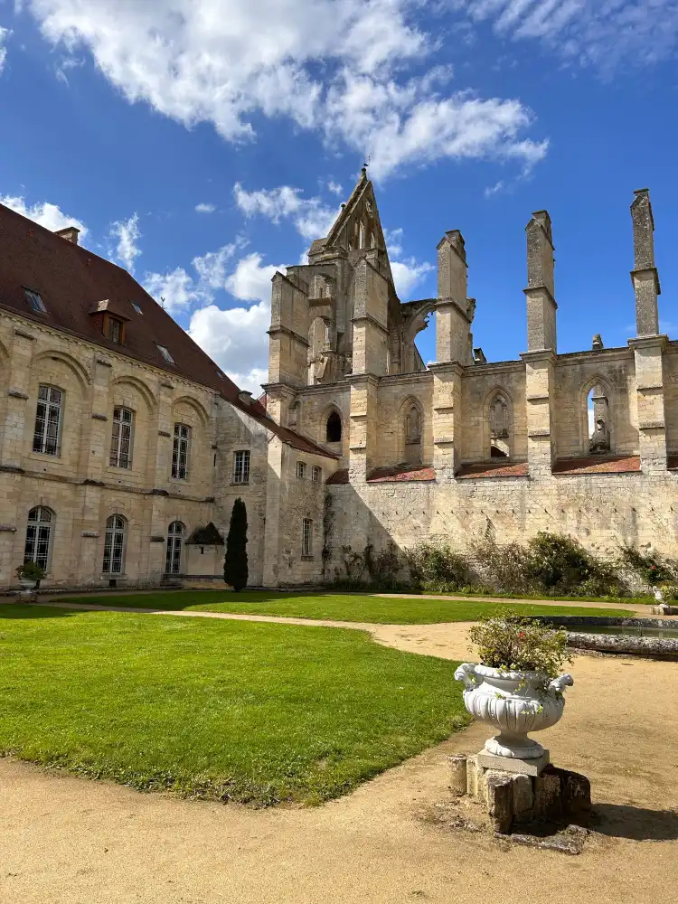 Hotels in Longpont