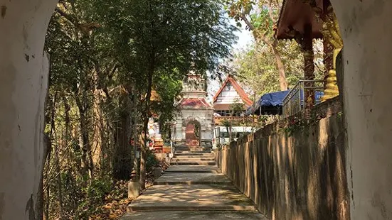 Wat Phra That Chom Kitti, Chiang Saen Town