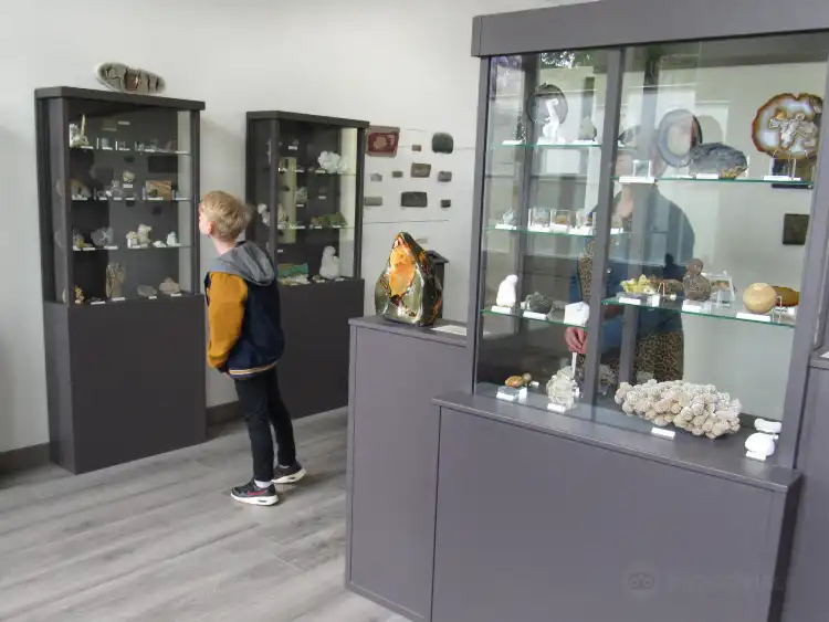 Hotels in Mortagne-sur-Sevre