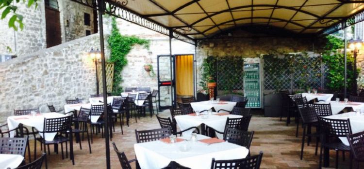 La Cantina del Mercataccio by John Paterson