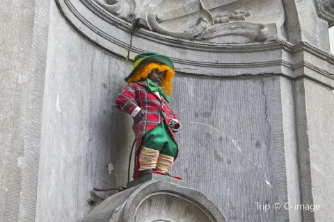 撒尿兒童像