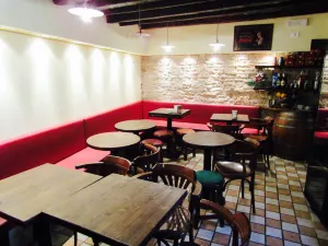 Corner Pub