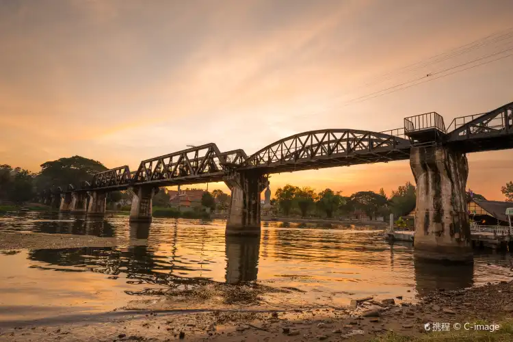 Hotels near River Khwae Bridge