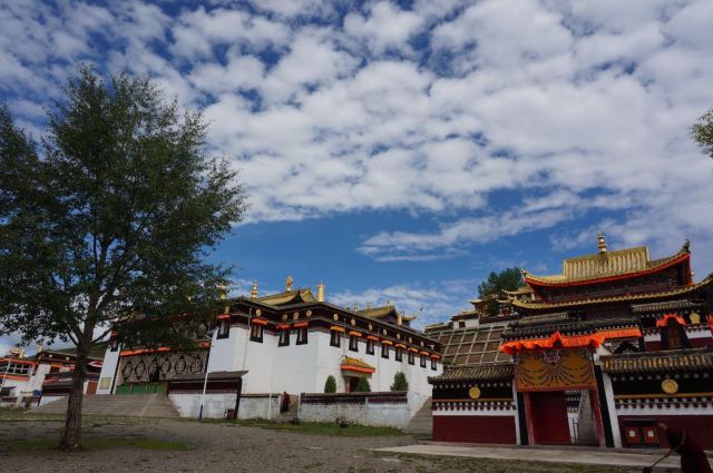 Hezuo Temple