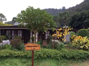Fish Tail Lodge