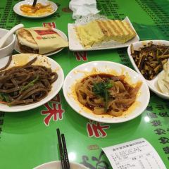 Lingshijiawaijiaqishan Noodles 여행 사진