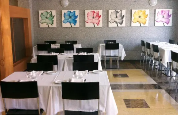 塔爾特索斯公寓式酒店