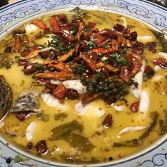 Rong Yi (Kai De Plaza) User Photo