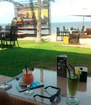 La Costa Beach Lounge