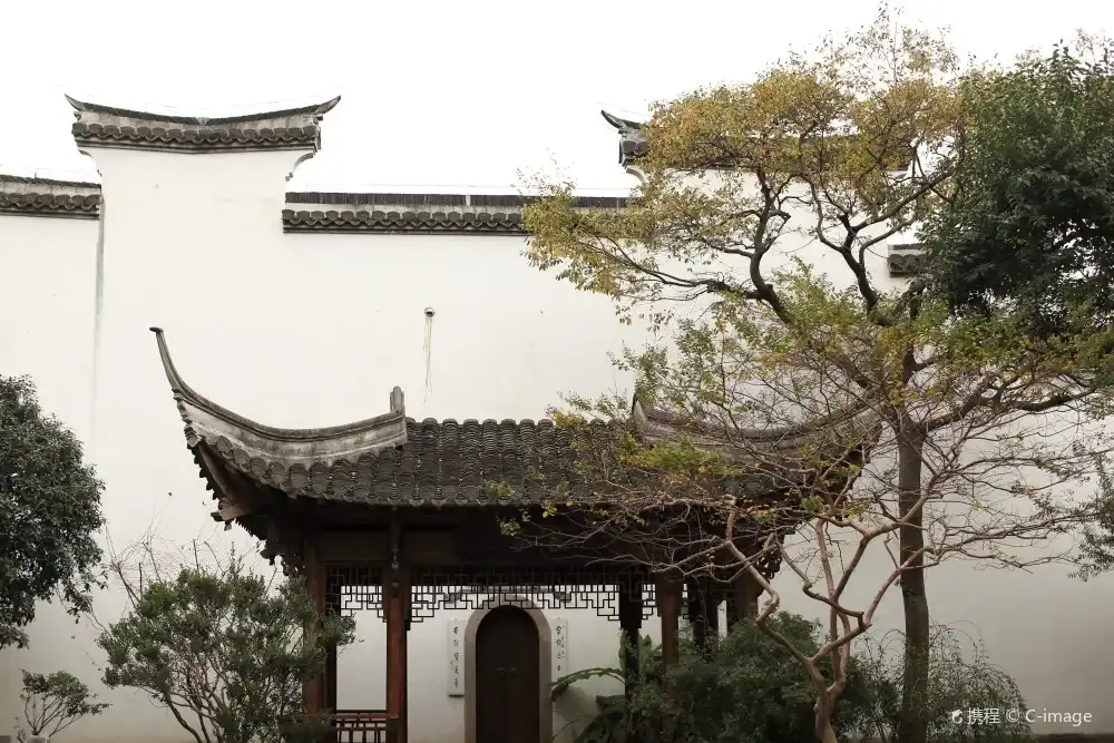 Hotels near Zhiye Temple