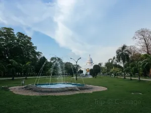 Viharamahadevi Park