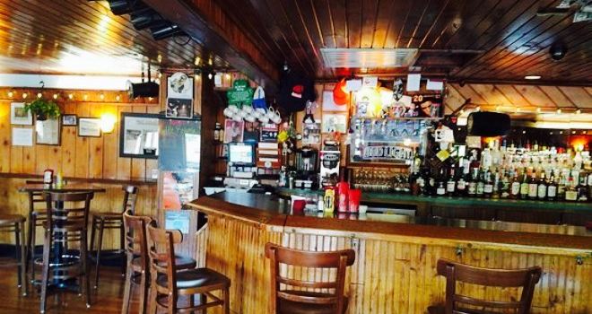 Little Bohemia - MI Family Tavern in The West End
