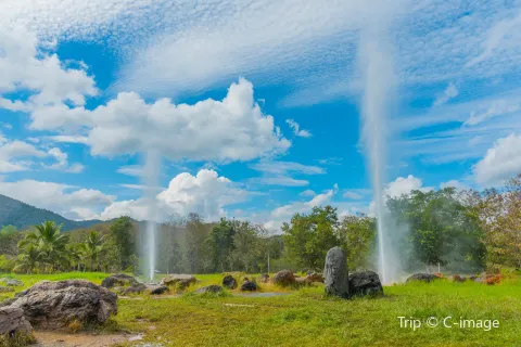San Kamphaeng Hot Springs