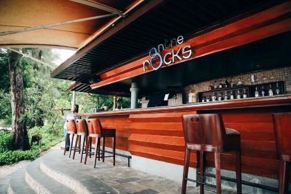 COAST Beach Club & Bistro