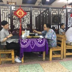 YI HENG 여행 사진
