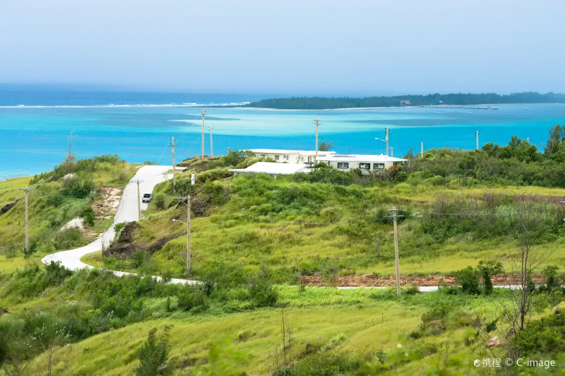 Hotels near Coco’s Island Resort