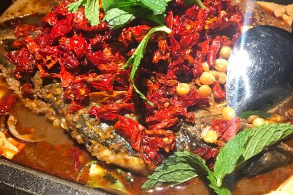 探鱼·鲜青椒爽麻烤鱼(万泰汇店)