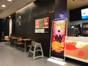 肯德基(淮北南黎大潤發店)