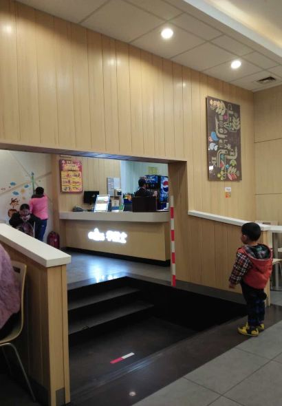 华莱士·全鸡汉堡(永春桃城店)