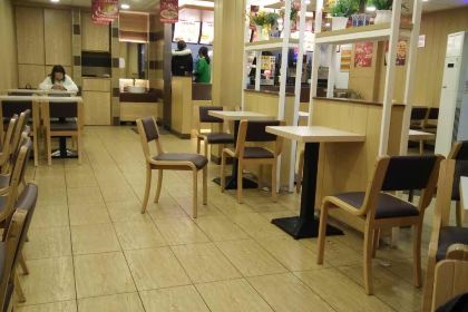 华莱士·全鸡汉堡(汉川福星粤客隆店)