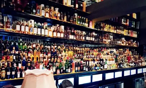 TIKI COCOTAIL & WHISKY & COFFEE