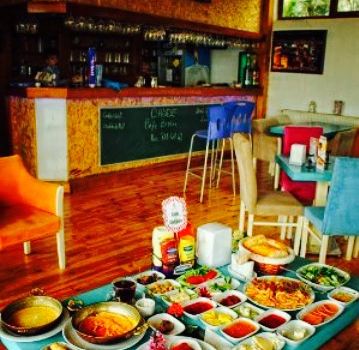 Cadde Cafe & Bistro