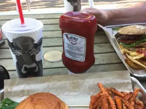 Mooyah Burgers Fries and Shakes