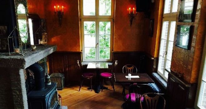 Bistro Eins, Zwei, Drei