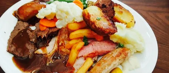 Hollybush Stonehouse Pizza & Carvery